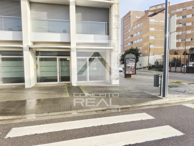 Loja para Venda em Cidade da Maia Foto 4