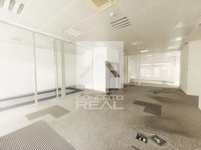 Loja para Venda em Cidade da Maia Foto 7