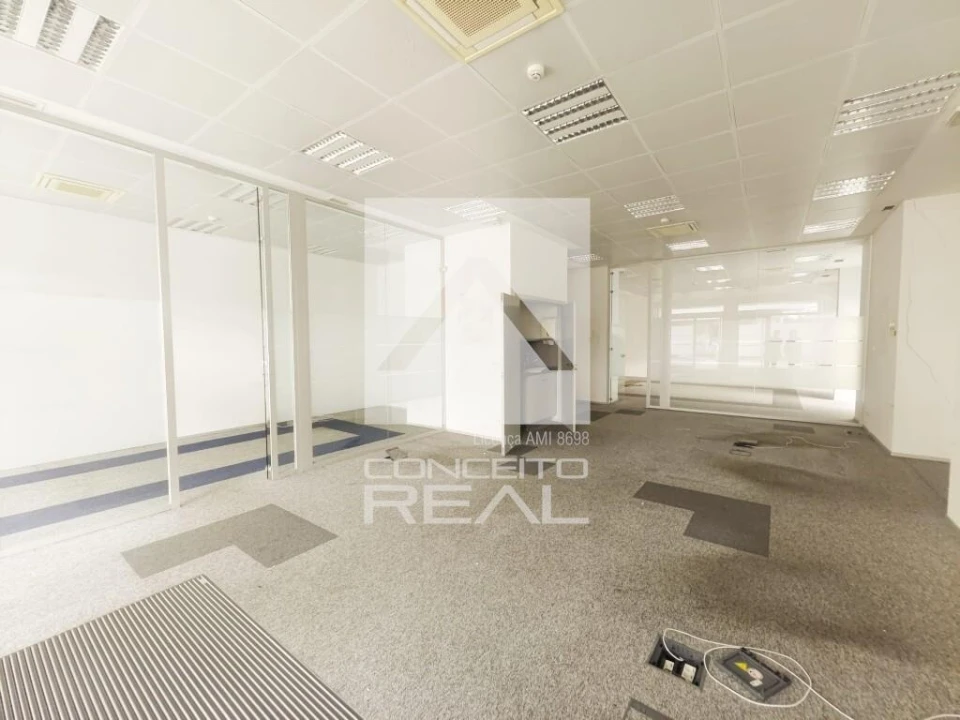 Loja para Venda em Cidade da Maia Foto 7