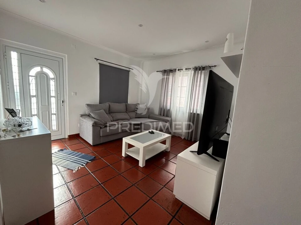 Moradia T3 para Venda em Angra (São Pedro) Foto 4