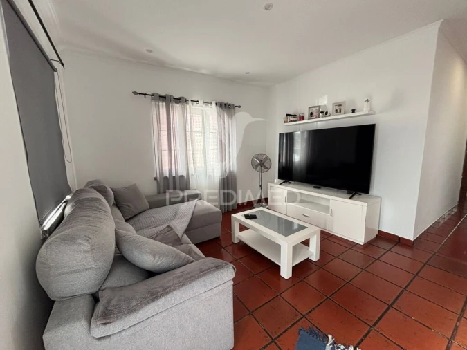 Moradia T3 para Venda em Angra (São Pedro) Foto 1