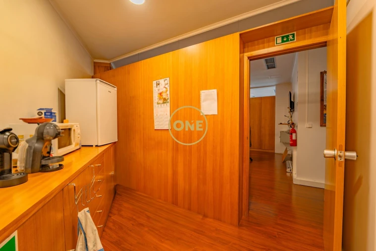 Loja para Venda em Ponta Delgada (São Pedro) Foto 9