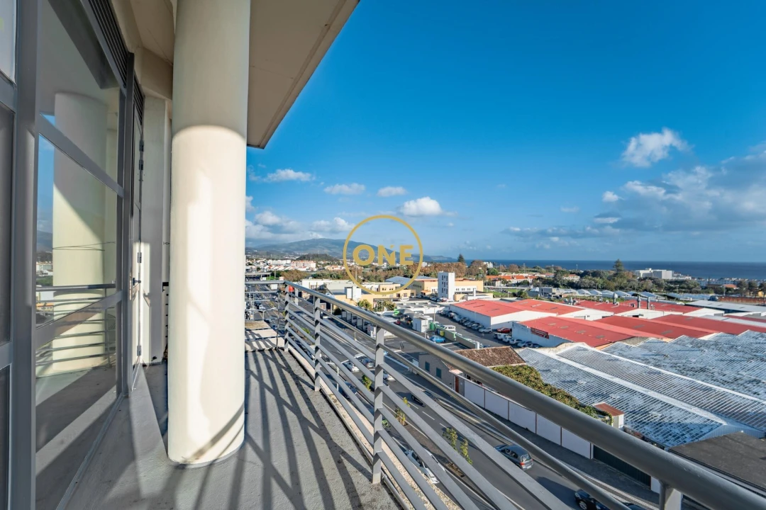 Loja para Venda em Ponta Delgada (São Pedro) Foto 18