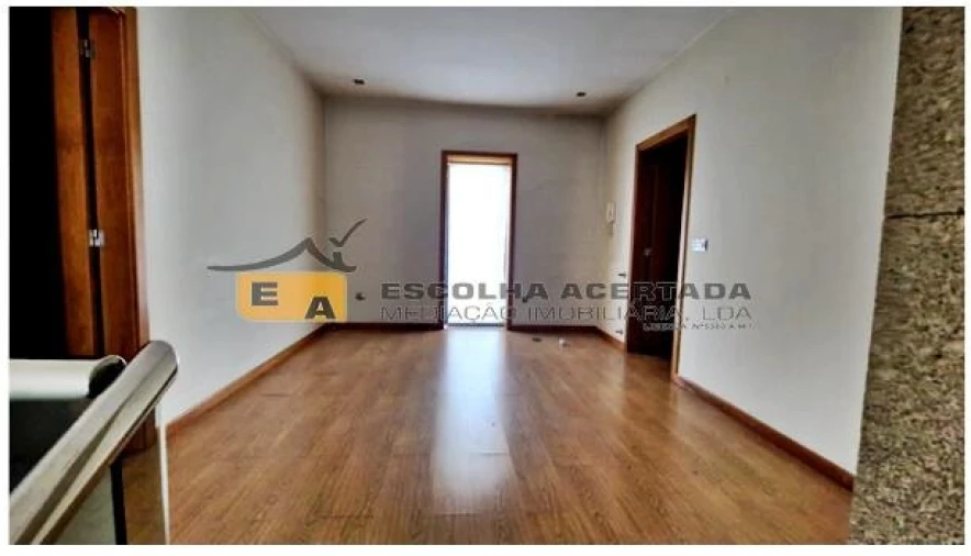 Moradia T3 para Venda em Louredo Foto 9