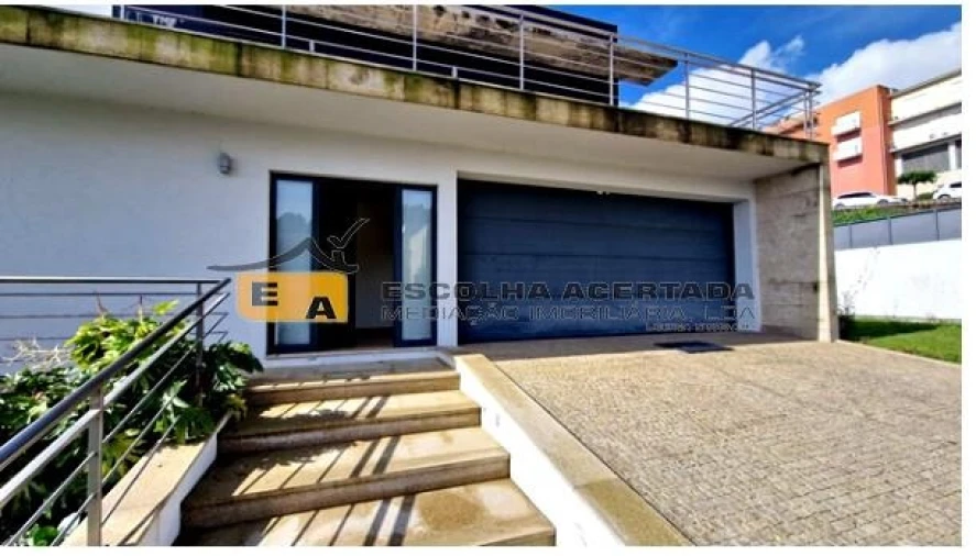 Moradia T3 para Venda em Louredo Foto 3