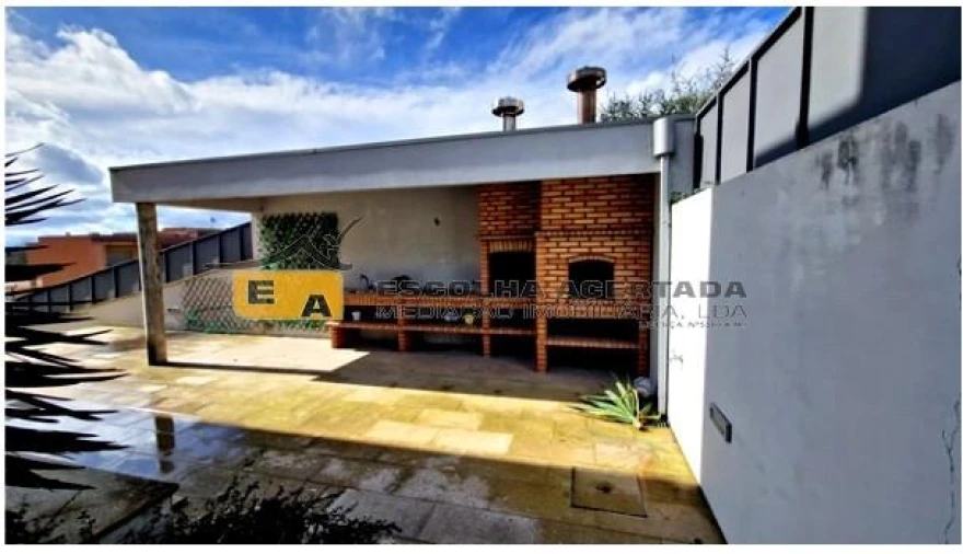 Moradia T3 para Venda em Louredo Foto 6