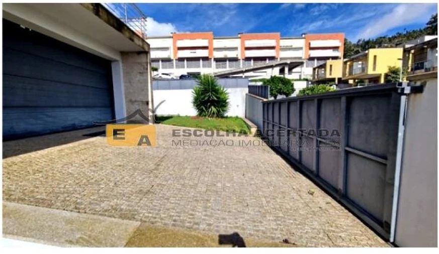 Moradia T3 para Venda em Louredo Foto 5