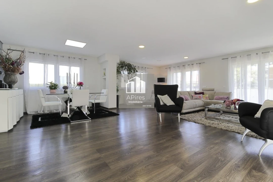 Moradia T5 para Venda em Costa da Caparica Foto 3