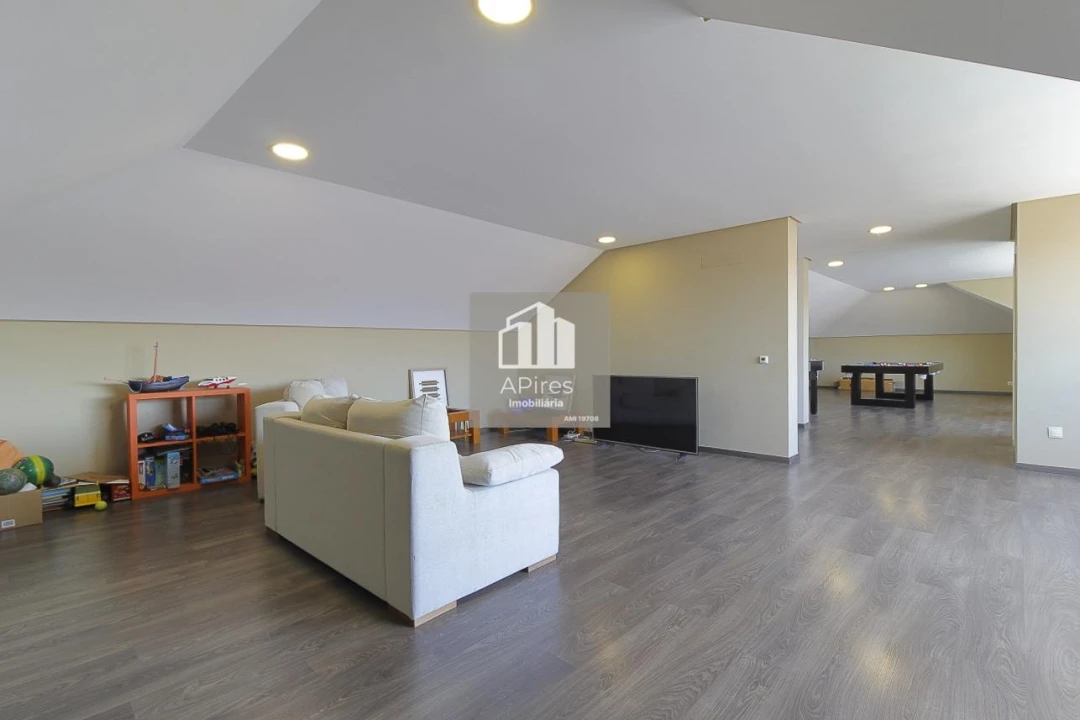 Moradia T5 para Venda em Costa da Caparica Foto 24