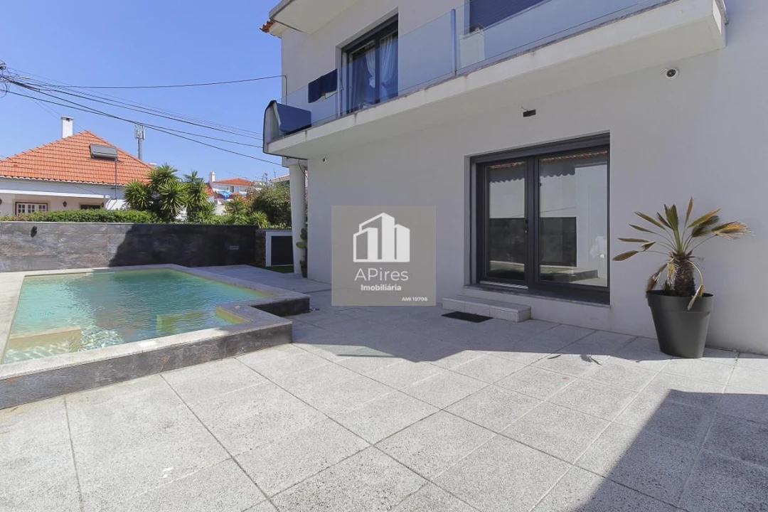 Moradia T5 para Venda em Costa da Caparica Foto 6