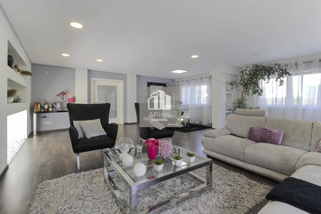 Moradia T5 para Venda em Costa da Caparica Foto 14