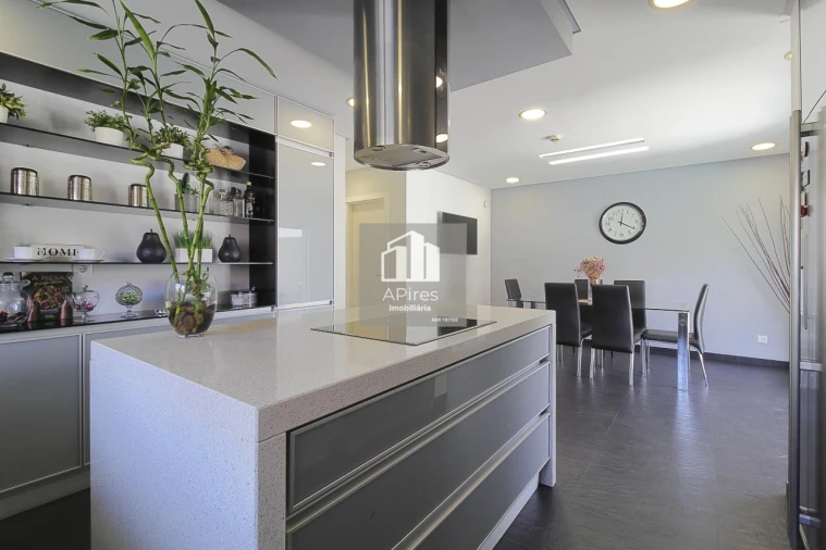 Moradia T5 para Venda em Costa da Caparica Foto 50