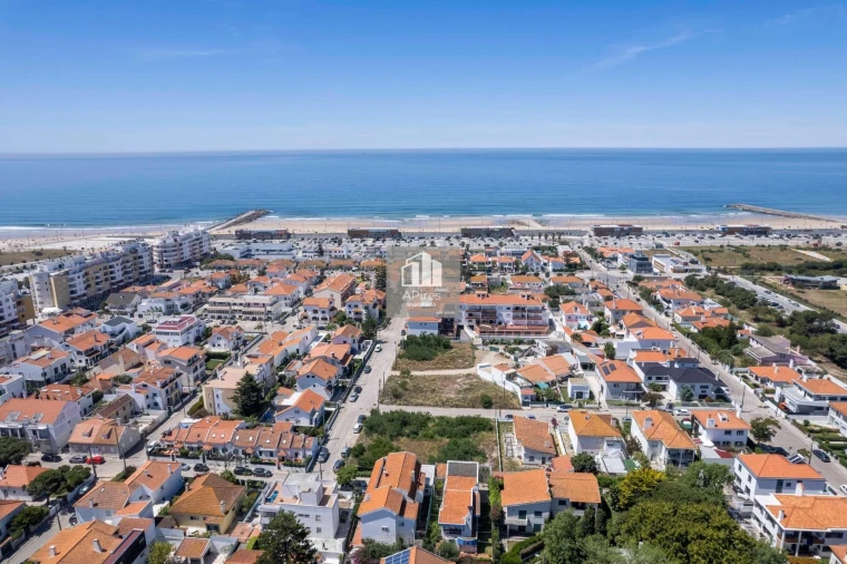 Moradia T5 para Venda em Costa da Caparica Foto 5