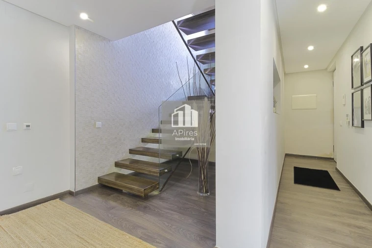 Moradia T5 para Venda em Costa da Caparica Foto 43