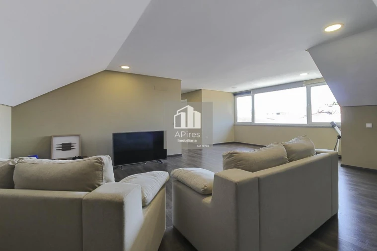 Moradia T5 para Venda em Costa da Caparica Foto 25