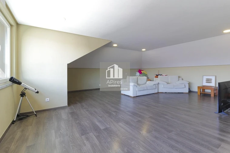 Moradia T5 para Venda em Costa da Caparica Foto 23