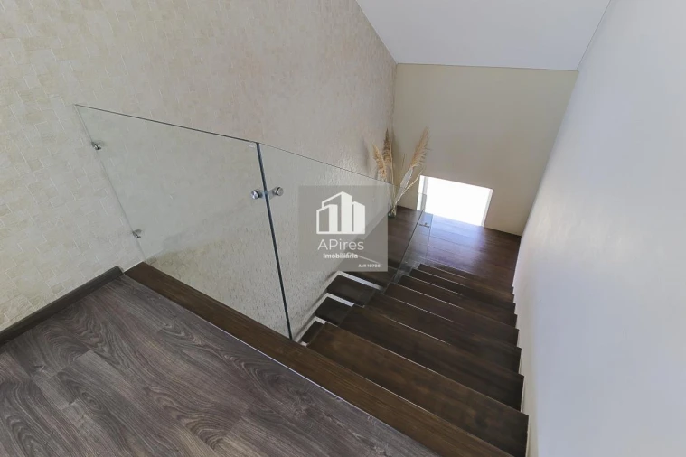 Moradia T5 para Venda em Costa da Caparica Foto 30