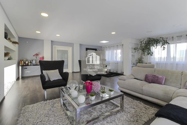 Moradia T5 para Venda em Costa da Caparica Foto 14