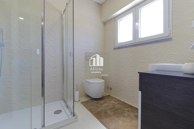 Moradia T5 para Venda em Costa da Caparica Foto 33