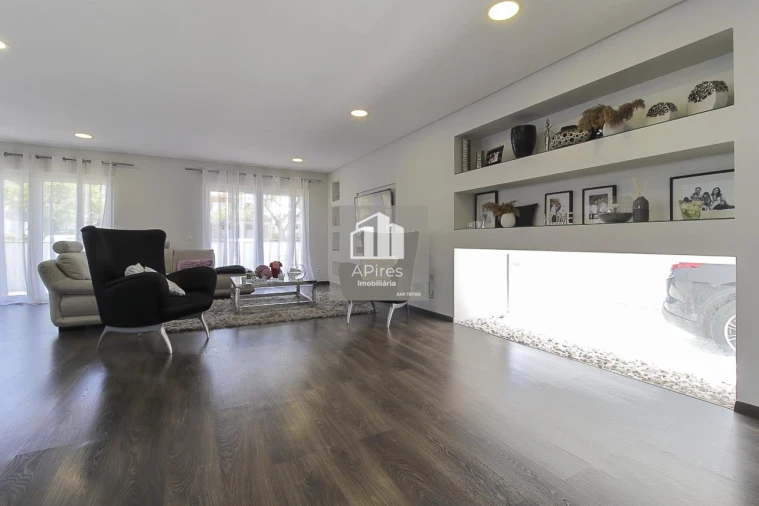 Moradia T5 para Venda em Costa da Caparica Foto 7