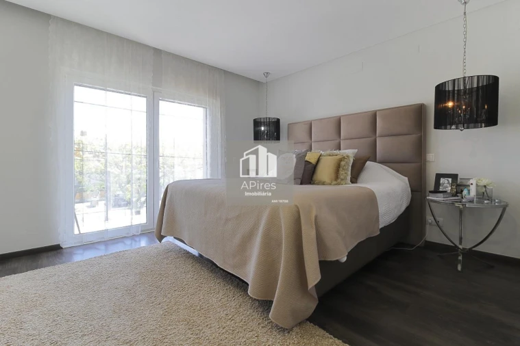 Moradia T5 para Venda em Costa da Caparica Foto 15