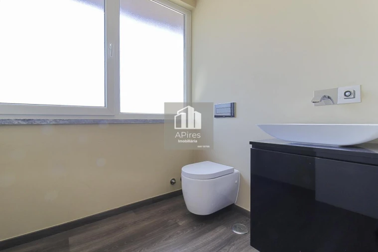 Moradia T5 para Venda em Costa da Caparica Foto 29