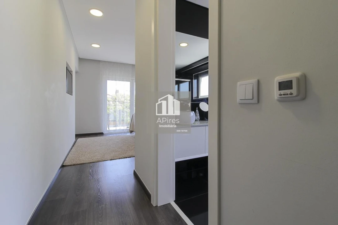 Moradia T5 para Venda em Costa da Caparica Foto 41