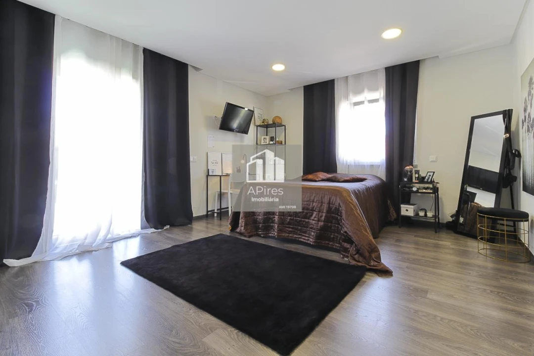 Moradia T5 para Venda em Costa da Caparica Foto 34