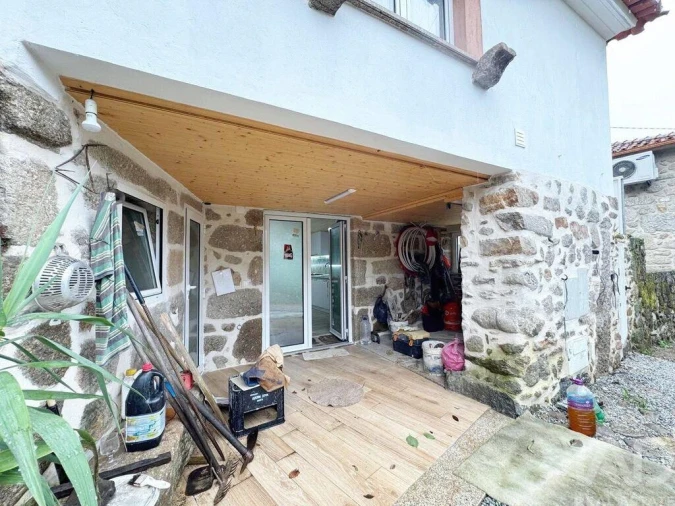 Moradia T2 para Venda em Bravães Foto 2