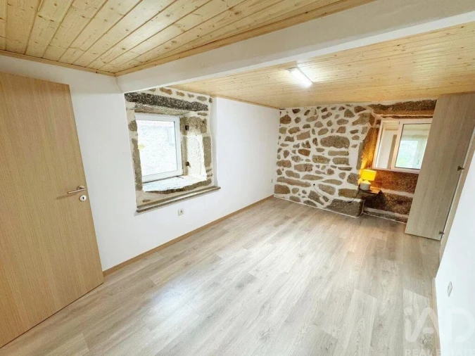 Moradia T2 para Venda em Bravães Foto 10