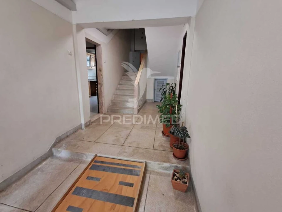 Apartamento T2 para Venda em Benfica Foto 3