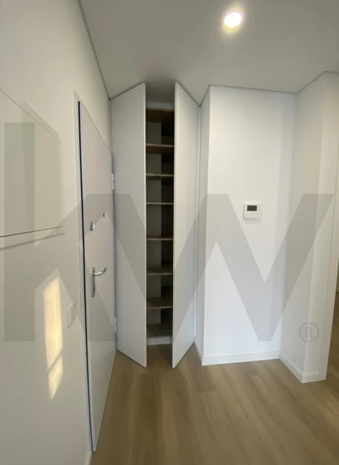 Apartamento T2 para Venda em Faro (Sé e São Pedro)