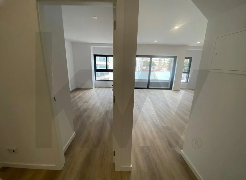 Apartamento T2 para Venda em Faro (Sé e São Pedro) Foto 3