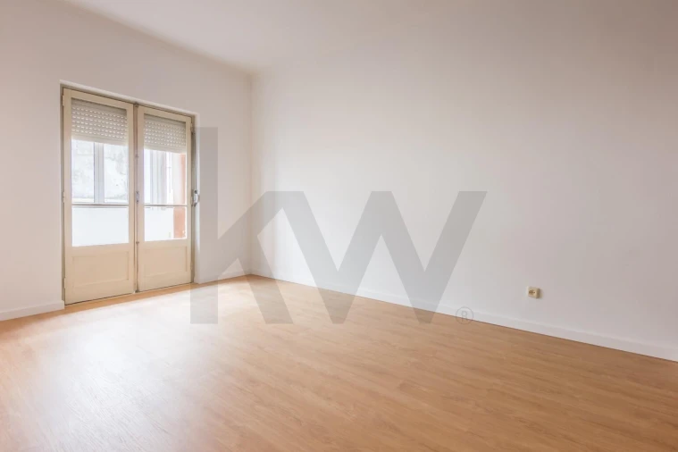 Apartamento T3 para Venda em Seixal, Arrentela e Aldeia de Paio Pires Foto 7