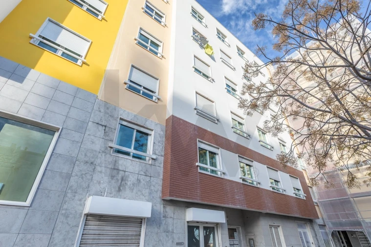 Apartamento T3 para Venda em Sacavém e Prior Velho Foto 32