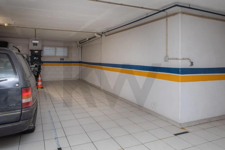 Apartamento T3 para Venda em Sacavém e Prior Velho Foto 28