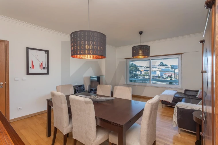 Apartamento T3 para Venda em Sacavém e Prior Velho Foto 3