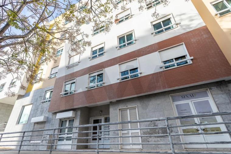 Apartamento T3 para Venda em Sacavém e Prior Velho Foto 33