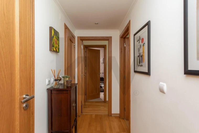 Apartamento T3 para Venda em Sacavém e Prior Velho Foto 8