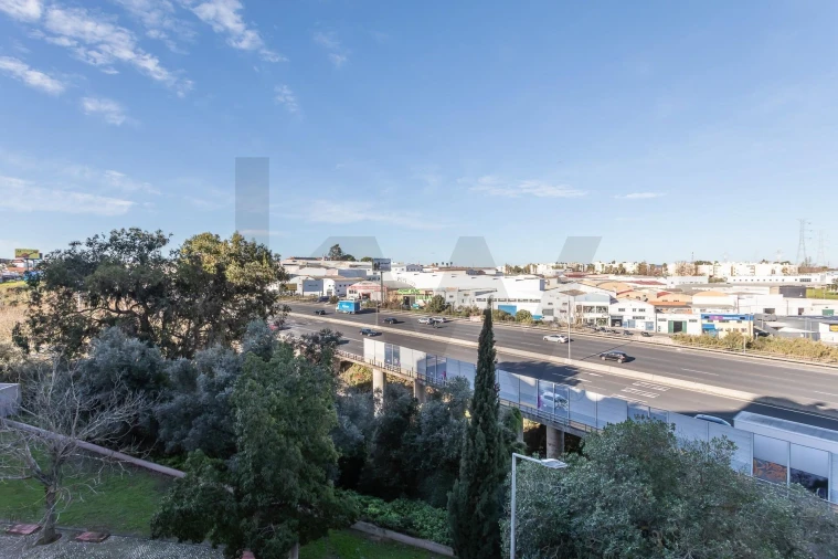 Apartamento T3 para Venda em Sacavém e Prior Velho Foto 4