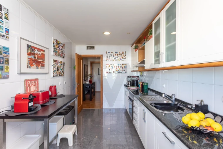 Apartamento T3 para Venda em Sacavém e Prior Velho Foto 16