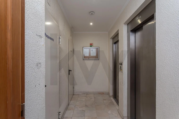 Apartamento T3 para Venda em Sacavém e Prior Velho Foto 29