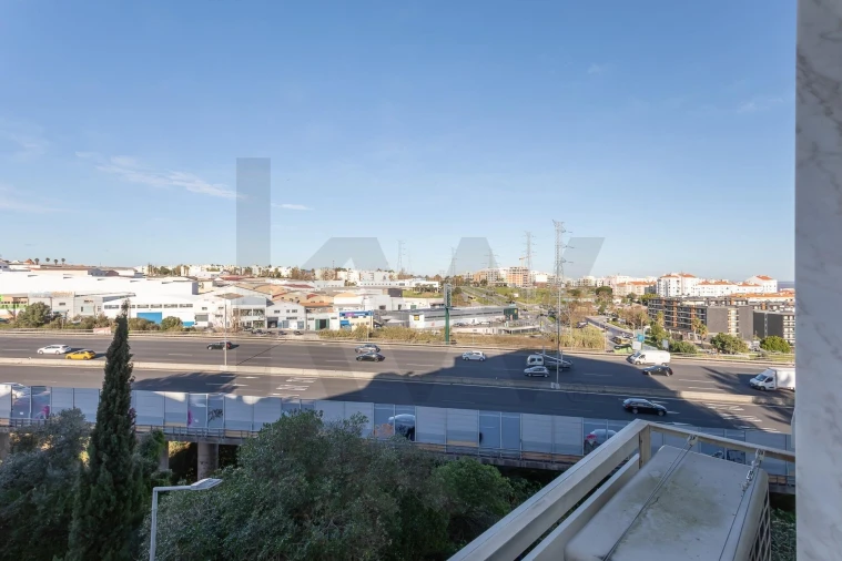 Apartamento T3 para Venda em Sacavém e Prior Velho Foto 5