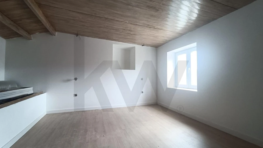 Moradia T1 para Venda em O. Azeméis, Riba-Ul, Ul, Macinhata Seixa, Madail Foto 3