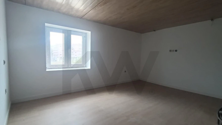 Moradia T1 para Venda em O. Azeméis, Riba-Ul, Ul, Macinhata Seixa, Madail Foto 4