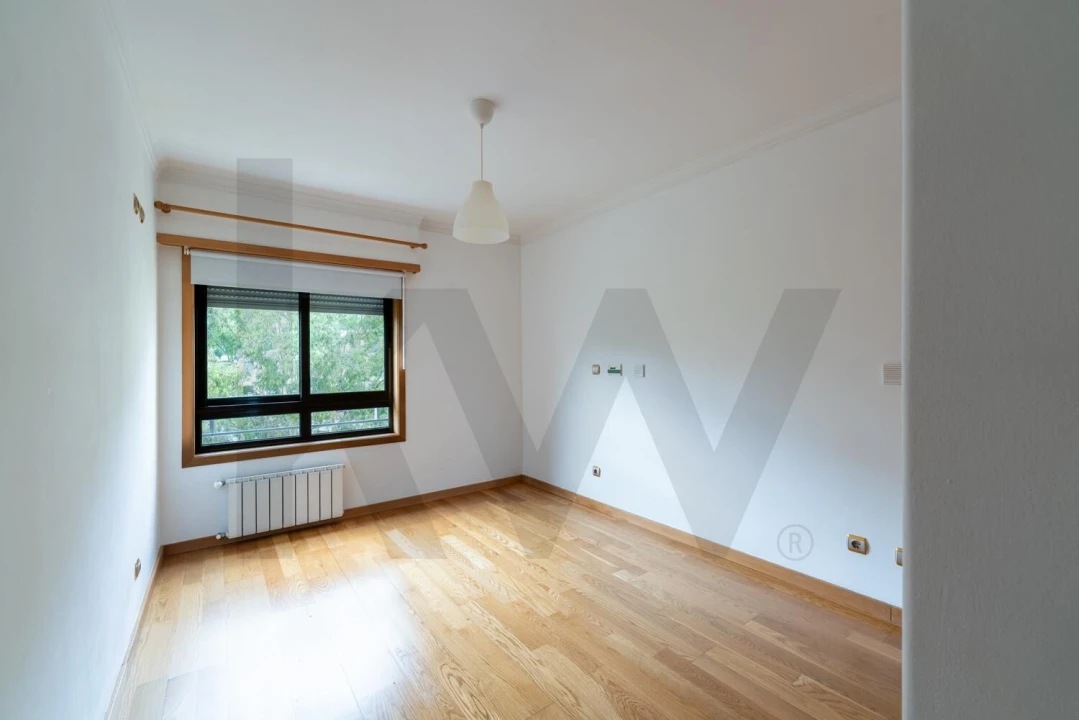 Apartamento T2 para Arrendamento em Lumiar Foto 12