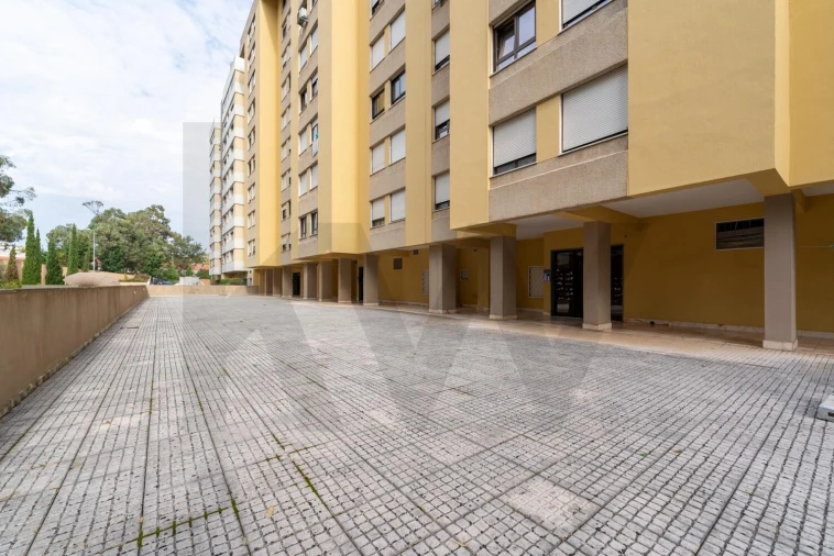 Apartamento T2 para Arrendamento em Lumiar Foto 26
