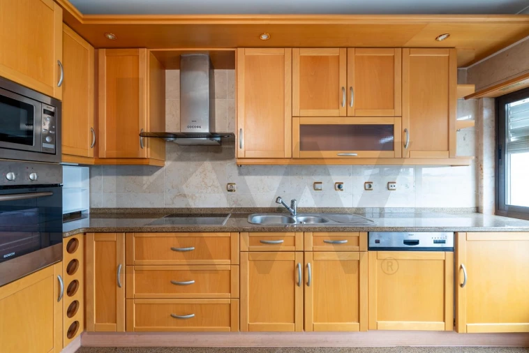 Apartamento T2 para Arrendamento em Lumiar Foto 8