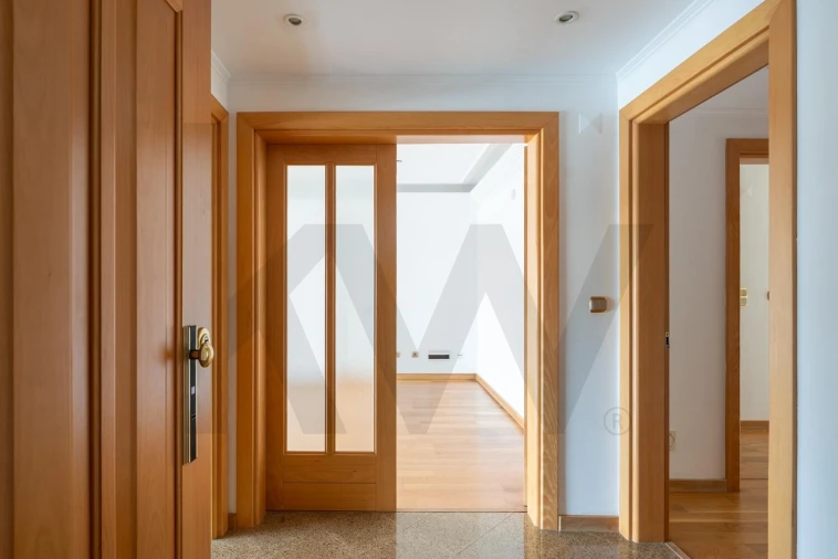 Apartamento T2 para Arrendamento em Lumiar Foto 22