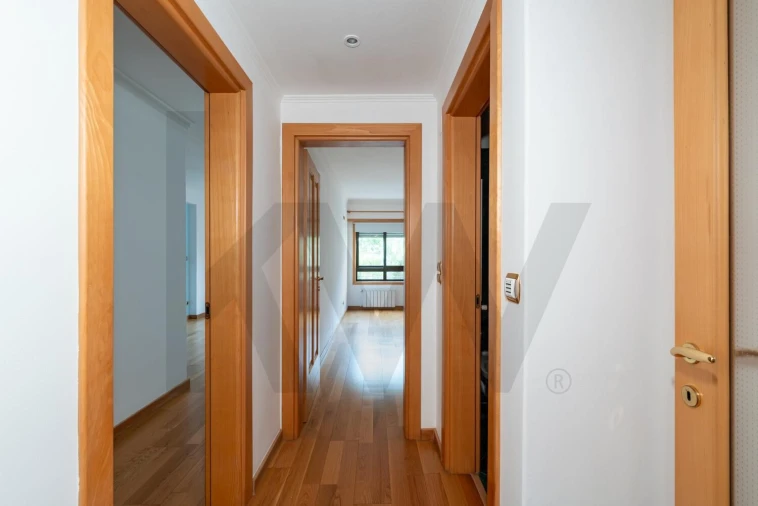 Apartamento T2 para Arrendamento em Lumiar Foto 10